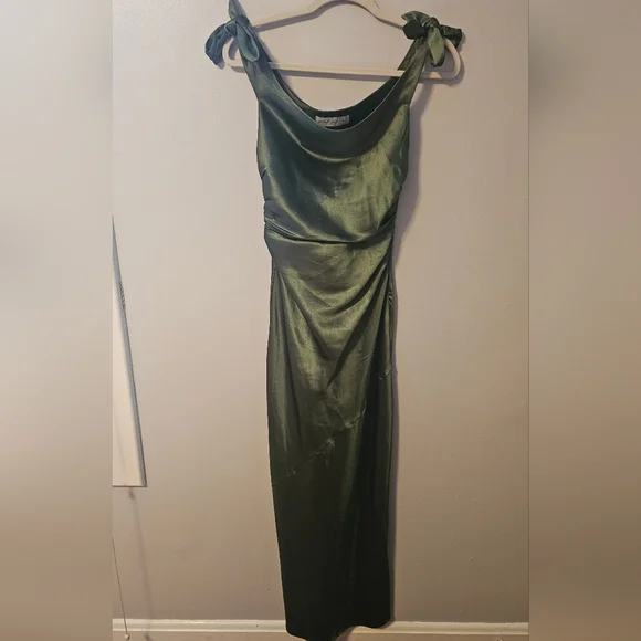Petal & Pup Size Small Selma One Shoulder Satin Gown Olive Green READ INFO - Picture 2 of 12